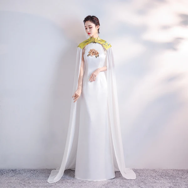 Chinese style White Satin Cheongsam / Qipao With Shawl 2020 Sheath / Fit High Neck Sleeveless Beading Tassel Embroidered Flower Floor-Length / Long Formal Dresses
