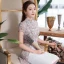 Style Chinois Beige Cheongsam 2020 Gaine / Ajustement Col Haut Manches Courtes Impression Fleur Thé Longueur Robe De Ceremonie