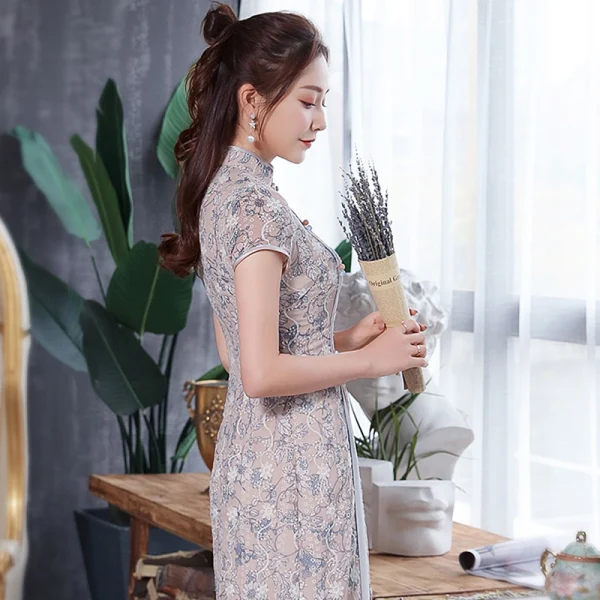 Style Chinois Beige Cheongsam 2020 Gaine / Ajustement Col Haut Manches Courtes Impression Fleur Thé Longueur Robe De Ceremonie