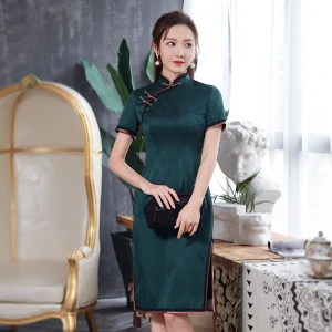 Haut De Gamme Vert Foncé Jacquard Cheongsam 2020 Gaine Ajustement Col Haut Manches Courtes Mi Longues Robe De Ceremonie