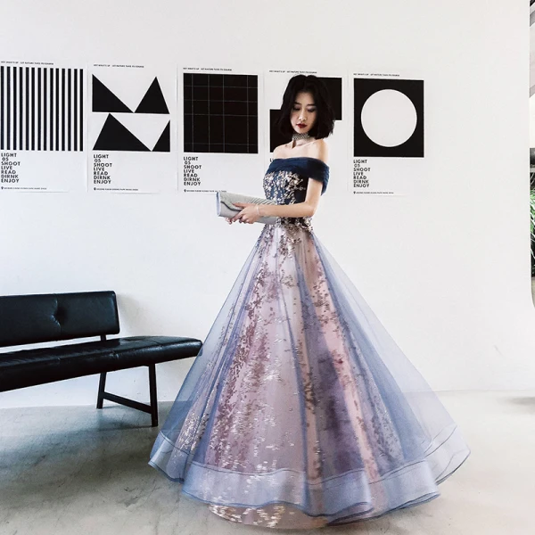 Schöne Marineblau Abendkleider 2020 A Linie Off Shoulder Kurze Ärmel Applikationen Pailletten Perlenstickerei Lange Rüschen Rückenfreies Festliche Kleider