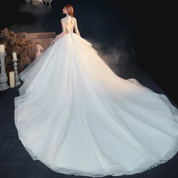 Vintage / Originale Blanche Transparentes La Mariée Robe De Mariée 2020 Robe Boule Col Haut Manches Courtes Dos Nu Perlage Glitter Tulle Cathedral Train Volants