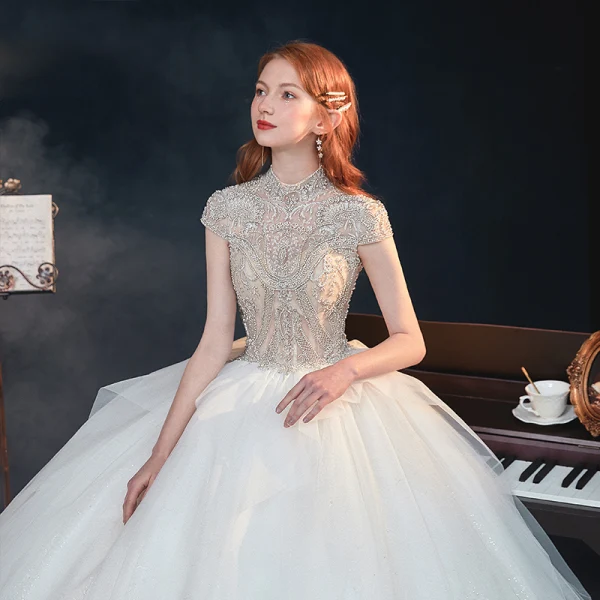 Vintage / Originale Blanche Transparentes La Mariée Robe De Mariée 2020 Robe Boule Col Haut Manches Courtes Dos Nu Perlage Glitter Tulle Cathedral Train Volants