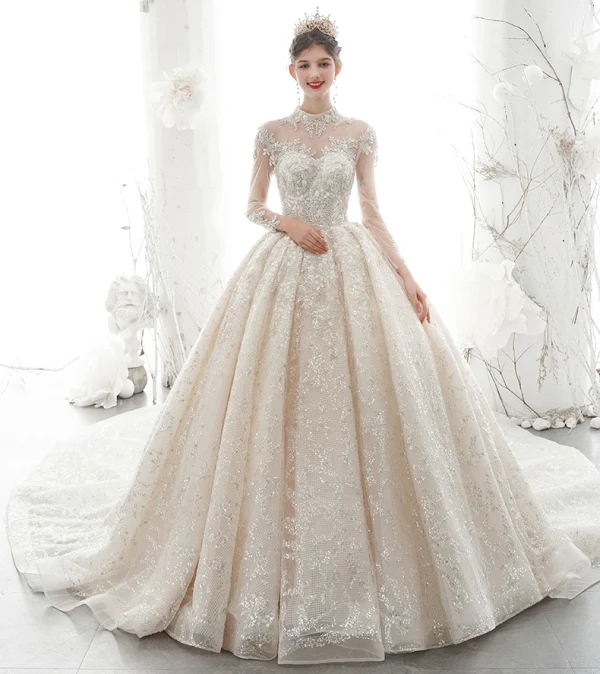 Luxe Champagne Transparentes La Mariée Robe De Mariée 2020 Robe Boule Col Haut 3/4 Manches Dos Nu Appliques En Dentelle Paillettes Perlage Cathedral Train Volants