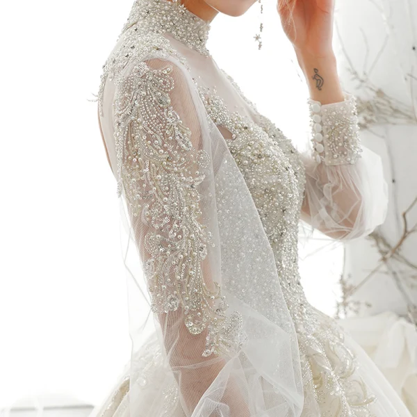 Viktorianischer Stil Champagner Durchsichtige Brautkleider / Hochzeitskleider 2020 Ballkleid Stehkragen Geschwollenes Lange Ärmel Rückenfreies Applikationen Spitze Pailletten Handgefertigt Perlenstickerei Perle Kapelle-Schleppe Rüschen