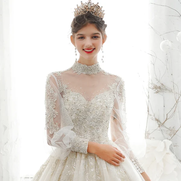Viktorianischer Stil Champagner Durchsichtige Brautkleider / Hochzeitskleider 2020 Ballkleid Stehkragen Geschwollenes Lange Ärmel Rückenfreies Applikationen Spitze Pailletten Handgefertigt Perlenstickerei Perle Kapelle-Schleppe Rüschen