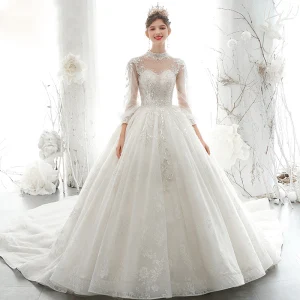 Viktoriansk Stil Elfenben Genomskinliga Brud Bröllopsklänningar 2020 Balklänning Hög Hals Pösigt 3 4 Ärm Halterneck Appliqués Paljetter Beading Cathedral Train Ruffle