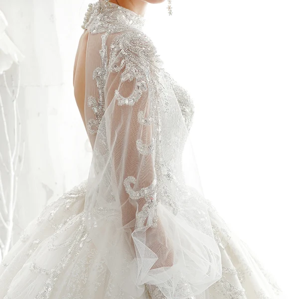 Style Victorien Ivoire Transparentes La Mariée Robe De Mariée 2020 Robe Boule Col Haut Gonflée 3/4 Manches Dos Nu Appliques Paillettes Perlage Cathedral Train Volants