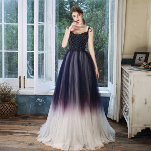 Sjarmerende Purple Gradient Farge Hvit Ballkjoler 2020 Prinsesse Spaghettistropper Uten Ermer Beading Paljetter Glitter Tyll Lange Buste Ryggløse