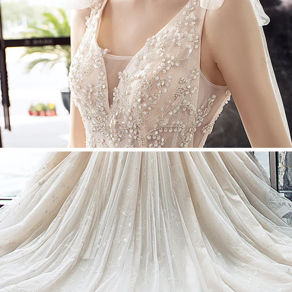 Luxe Champagne La Mariée Robe De Mariée 2020 Robe Boule Transparentes V-Cou Sans Manches Dos Nu Appliques En Dentelle Paillettes Perlage Glitter Tulle Royal Train Volants