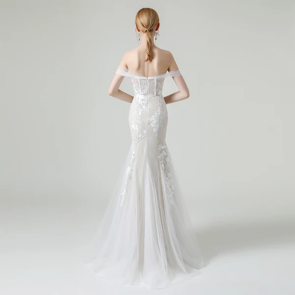 Haut de Gamme Champagne Jardin / Extérieur Robe De Mariée 2020 Princesse De l'épaule Manches Courtes Dos Nu Appliques En Dentelle Détachable Train De Balayage Volants