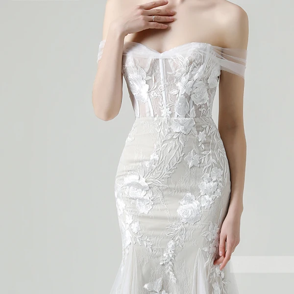 Haut de Gamme Champagne Jardin / Extérieur Robe De Mariée 2020 Princesse De l'épaule Manches Courtes Dos Nu Appliques En Dentelle Détachable Train De Balayage Volants