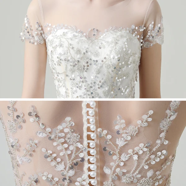 Illusion Weiß Garten / Im Freien Durchsichtige Brautkleider / Hochzeitskleider 2020 A Linie Rundhalsausschnitt Kurze Ärmel Perlenstickerei Pailletten Sweep / Pinsel Zug Rüschen