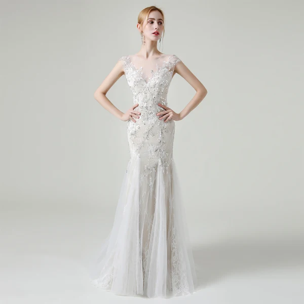 Charmant Champagne Transparentes La Mariée Robe De Mariée 2020 Princesse Encolure Dégagée Sans Manches Appliques Paillettes Perlage Détachable Train De Balayage Volants