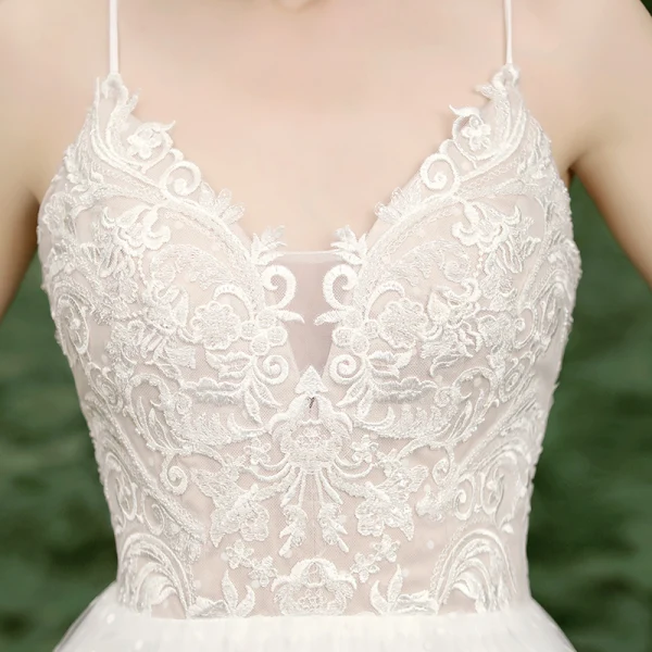 Blanche Jardin / Extérieur Légère Robe De Mariée 2020 Princesse Bretelles Spaghetti Sans Manches Dos Nu Tachetée Tulle Appliques En Dentelle Fendue devant Train De Balayage Volants