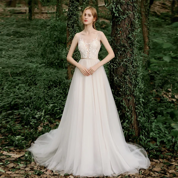 Illusion Champagne Jardin / Extérieur Transparentes Robe De Mariée 2020 Princesse Encolure Dégagée Sans Manches Ceinture Dos Nu Appliques En Dentelle Perlage Train De Balayage Volants