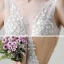 Champagner Garten / Im Freien Leichtes Brautkleider / Hochzeitskleider 2020 A Linie Durchsichtige Tiefer V-Ausschnitt Ärmellos Rückenfreies Applikationen Spitze Perlenstickerei Perle Stoffgürtel Sweep / Pinsel Zug Rüschen