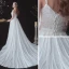 Erschwinglich Garten / Im Freien Weiß Brautkleider / Hochzeitskleider 2020 A Linie Spaghettiträger Ärmellos Rückenfreies Feder Glanz Polyester Stoffgürtel Hof-Schleppe