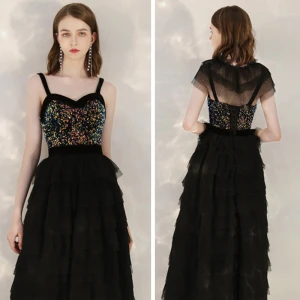 Mode Noire Paillettes De Retour Robe De Graduation Avec Châle 2020 Princesse Épaules Sans Manches Thé Longueur Volants En Cascade Dos Nu Robe De Ceremonie