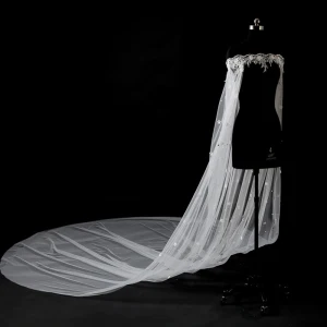 Schöne Weiß Brautschleier 2017 Tülle Stickerei Hochzeit
