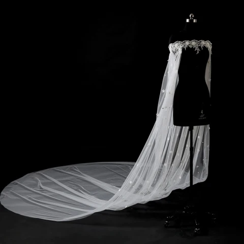 Schöne Weiß Brautschleier 2017 Tülle Stickerei Hochzeit