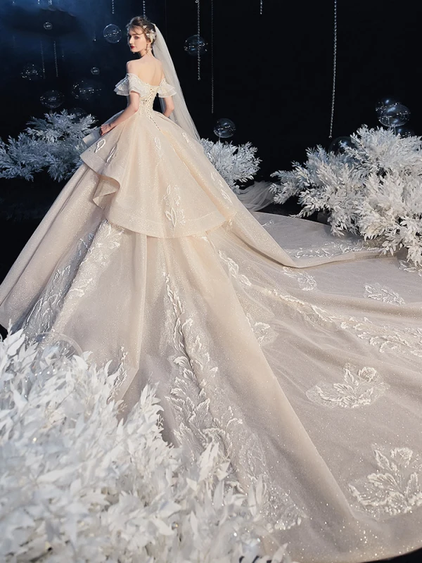 Bäst Champagne Brud Bröllopsklänningar 2020 Balklänning Av Axeln Korta ärm Halterneck Appliqués Spets Beading Glittriga / Glitter Tyll Cathedral Train Ruffle