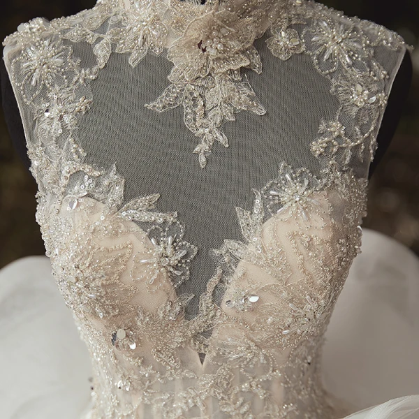 Stunning Ivory Bridal Wedding Dresses 2020 Ball Gown See-through High Neck Sleeveless Appliques Lace Beading Glitter Tulle Chapel Train Ruffle