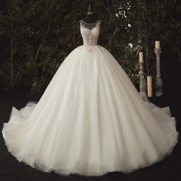 Illusion Elfenben Brud Bröllopsklänningar 2020 Balklänning Genomskinliga Urringning Ärmlös Halterneck Appliqués Paljetter Beading Cathedral Train Ruffle