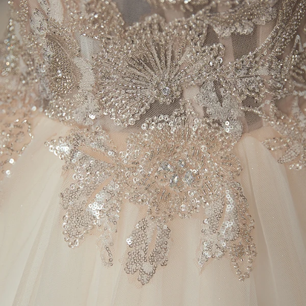 Illusion Ivoire La Mariée Robe De Mariée 2020 Robe Boule Transparentes Encolure Dégagée Sans Manches Dos Nu Appliques Paillettes Perlage Cathedral Train Volants
