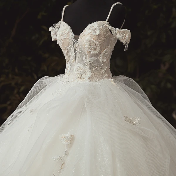 Luxury / Gorgeous Ivory Bridal Wedding Dresses 2020 Ball Gown Spaghetti Straps Deep V-Neck Sleeveless Backless Appliques Lace Beading Cathedral Train Ruffle