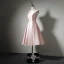 Simple Rose Bonbon Satin de retour Robe De Graduation 2020 Princesse De l'épaule Manches Courtes Ceinture Mi-Longues Volants Dos Nu Robe De Ceremonie