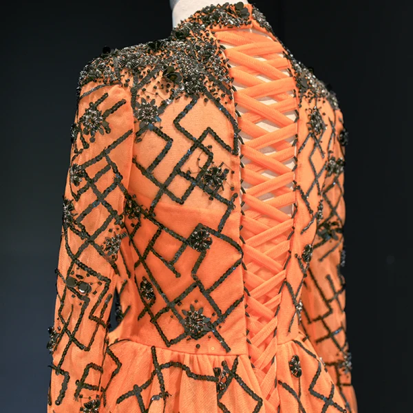 Luxus / Herrlich Orange Roter Teppich Abendkleider 2020 A Linie Stehkragen Lange Ärmel Applikationen Pailletten Perlenstickerei Sweep / Pinsel Zug Rüschen Festliche Kleider