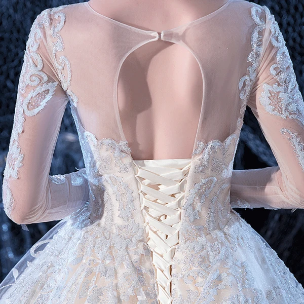 Meilleur Champagne La Mariée Robe De Mariée 2020 Robe Boule Transparentes Encolure Carrée Manches Longues Dos Nu Appliques En Dentelle Perlage Glitter Tulle Cathedral Train Volants