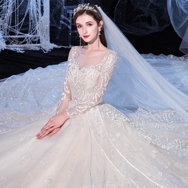 Meilleur Champagne La Mariée Robe De Mariée 2020 Robe Boule Transparentes Encolure Carrée Manches Longues Dos Nu Appliques En Dentelle Perlage Glitter Tulle Cathedral Train Volants