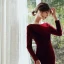 Élégant Bordeaux Velour Robe De Soirée 2020 Trompette / Sirène Encolure Dégagée Manches Longues Perlage Transparentes Dos Nu Train De Balayage Robe De Ceremonie