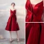 Sexy Rot Satin Heimkehr Abiballkleider 2020 A Linie Spaghettiträger Ärmellos Knielang Rüschen Rückenfreies Festliche Kleider
