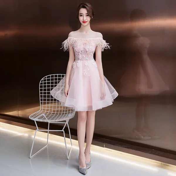 Fashion Blushing Pink See-through Homecoming Graduation Dresses 2020 A-Line / Princess Scoop Neck Short Sleeve Feather Appliques Flower Beading Short Ruffle Backless Formal Dresses