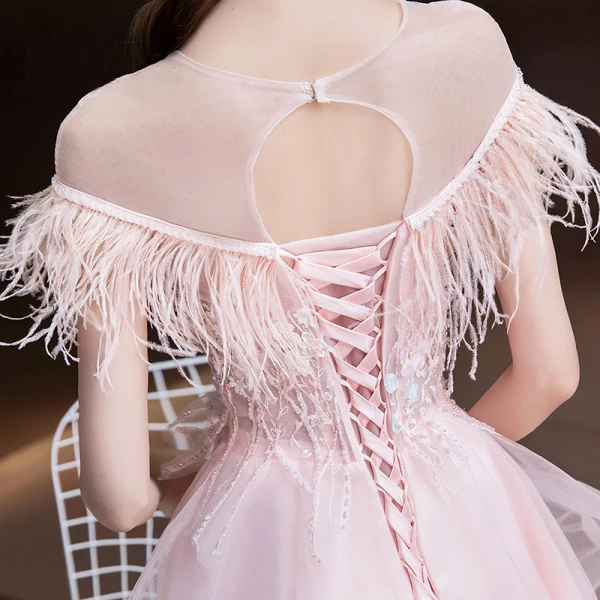 Fashion Blushing Pink See-through Homecoming Graduation Dresses 2020 A-Line / Princess Scoop Neck Short Sleeve Feather Appliques Flower Beading Short Ruffle Backless Formal Dresses