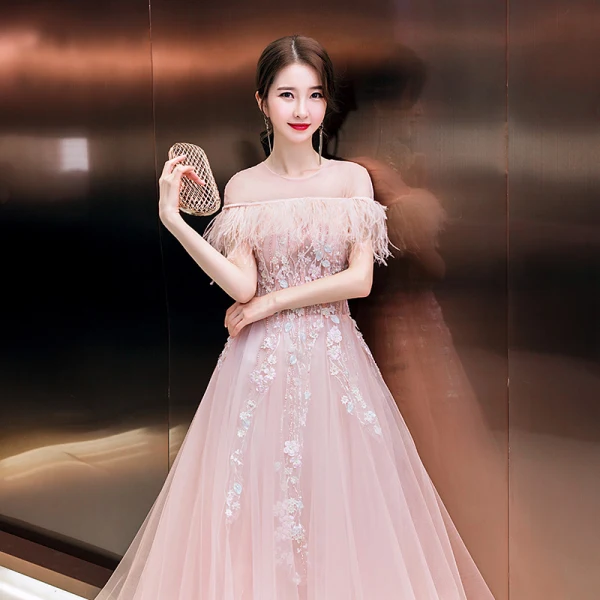 Meilleur Rougissant Rose Robe De Soirée 2020 Princesse Transparentes Encolure Dégagée Manches Courtes Plumes Appliques Fleur Perlage Train De Balayage Volants Dos Nu Robe De Ceremonie
