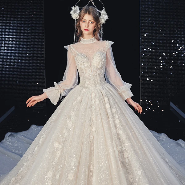 Style Victorien Champagne La Mariée Robe De Mariée 2020 Robe Boule Transparentes Col Haut Gonflée Manches Longues Dos Nu Appliques Fleur Paillettes Perlage Glitter Tulle Cathedral Train Volants