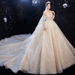 Luxe Champagne Bruids Trouwjurken 2020 Baljurk Doorzichtige Diepe V Hals Ruglooze Appliques Kant Kralen Glans Tule Cathedral Train Ruche 3 4 Mouwen