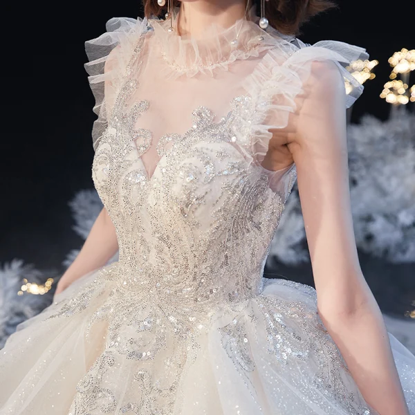 Vintage / Originale Champagne Transparentes La Mariée Robe De Mariée 2020 Robe Boule Col Haut Sans Manches Dos Nu Appliques Paillettes Perlage Glitter Tulle Cathedral Train Volants