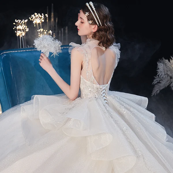 Vintage / Originale Champagne Transparentes La Mariée Robe De Mariée 2020 Robe Boule Col Haut Sans Manches Dos Nu Appliques Paillettes Perlage Glitter Tulle Cathedral Train Volants