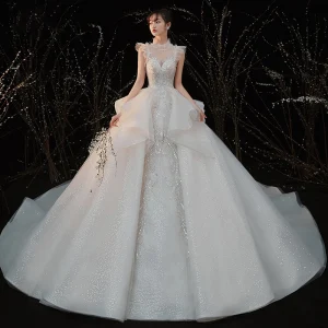 Vintage Originale Ivoire La Mariée Robe De Mariée 2020 Robe Boule Col Haut Sans Manches Dos Nu Glitter Tulle Paillettes Perlage Cathedral Train Volants