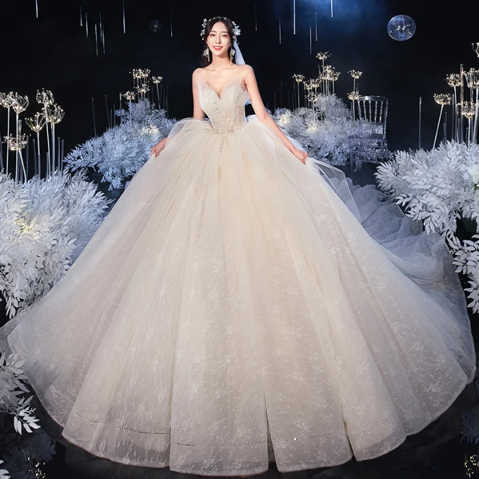 Slående Champagne Bryllups Brudekjoler 2020 Ballkjole Kjæreste Uten Ermer Ryggløse Beading Royal Train Buste