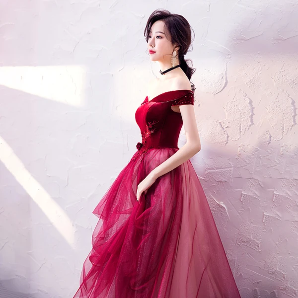 Haut de Gamme Bordeaux Robe De Soirée 2020 Princesse De l'épaule Manches Courtes Appliques En Dentelle Perlage Glitter Tulle Longue Volants Dos Nu Robe De Ceremonie