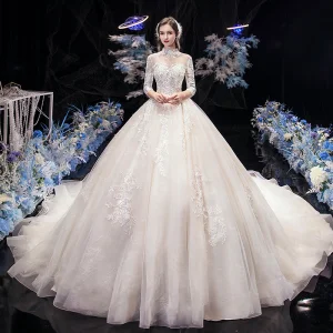 Vintage Champagner Durchsichtige Hochzeits Brautkleider Hochzeitskleider 2020 Ballkleid Stehkragen 3 4 Ärmel Rückenfreies Applikationen Spitze Perlenstickerei Kathedrale Schleppe Rüschen