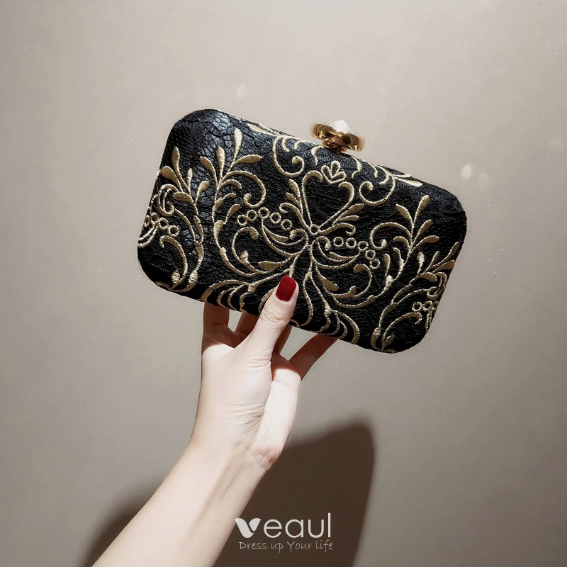 Embroidered Fabric Lucknowi Clutch Purse, Size: 4 X 7 X 2 Inch at Rs 750 in  Vadodara