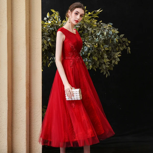 Chic / Beautiful Red Homecoming Graduation Dresses 2020 A-Line / Princess Scoop Neck Sleeveless Appliques Lace Beading Tea-length Ruffle Formal Dresses