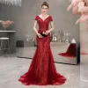 Wysokiej Klasy Czerwone Sukienki Wieczorowe 2020 Syrena / Rozkloszowane Głęboki V-Szyja Kótkie Rękawy Wykonany Ręcznie Frezowanie Trenem Sweep Bez Pleców Sukienki Wizytowe